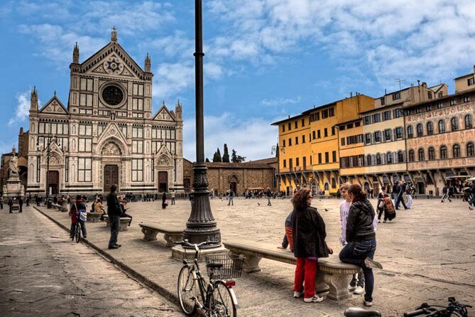 Basilica Santa Croce: Walking Among the Masters of Florence - Exterior Clues: Polychrome Marble and Why It’s Not Just Pretty