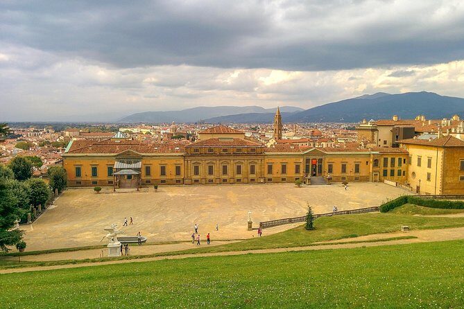 Dan Brown’s INFERNO Walk with a Local - A 13th-century palace art stop: quiet contrast in the middle
