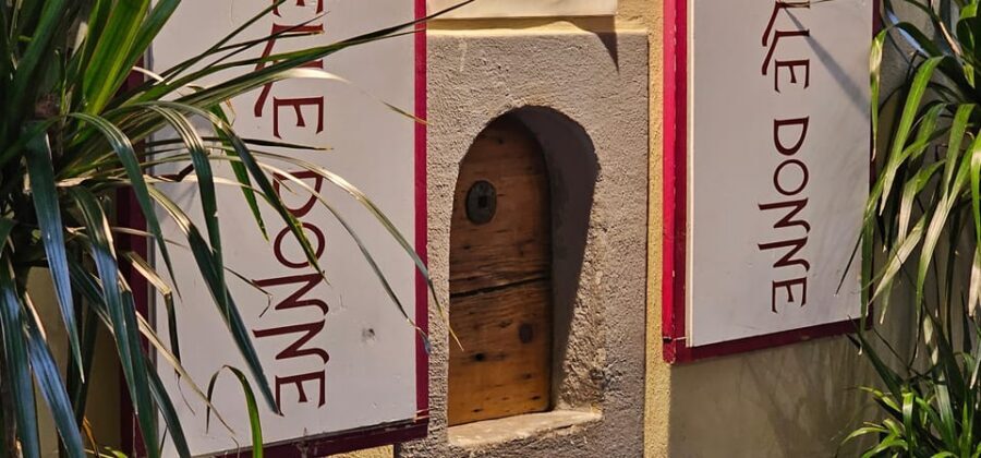 Florence: 2-Hour Guided Bike Tour - Ponte alle Grazie to Santa Croce and Piazza della Signoria: from viewpoints to sculpture squares