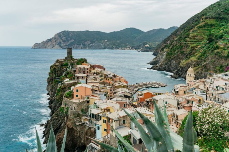 Florence: Cinque Terre Day Trip with Optional Hike - Monterosso and the coast views: beaches, shops, and a change of pace