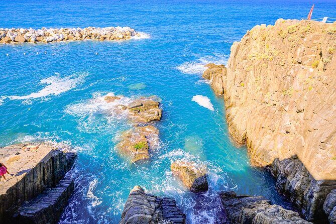 Florence: Cinque Terre Park Day Trip with Optional Street Food - Vernazza by boat (when it runs): a safety-first side trip