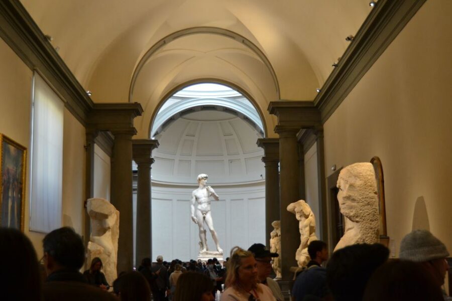 Florence: City Center, Accademia and Uffizi Gallery Tour - Finding the Meeting Point on Via Ricasoli (and Avoiding the Wrong Carrefour)