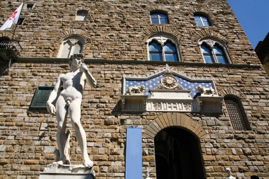 Florence: City Sightseeing Guided Bike Tour - Piazza della Repubblica Stops and the Gelato Break Rhythm
