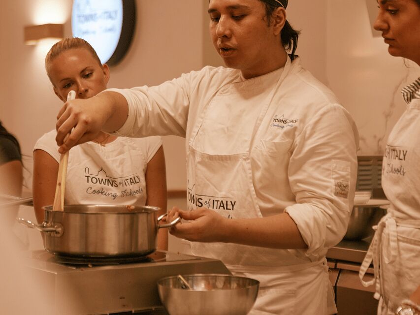 Florence: Cooking Class with Local Food Market Tour - Who should book this Florence market-to-kitchen experience