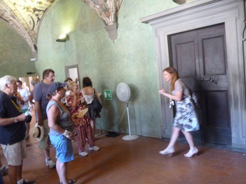 Florence: Dan Brown's Inferno 2-Hour Walking Tour - Small Group Size and Multi-Language Reality
