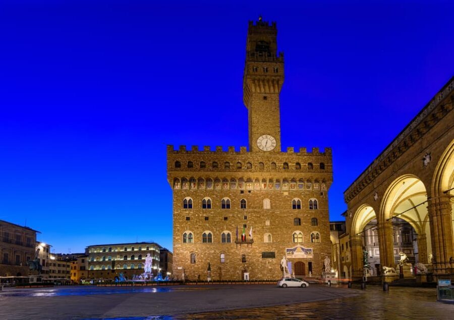 Florence: Dark Secrets & Scandals Evening Walking Tour - Should you book the Florence Dark Secrets & Scandals evening tour?