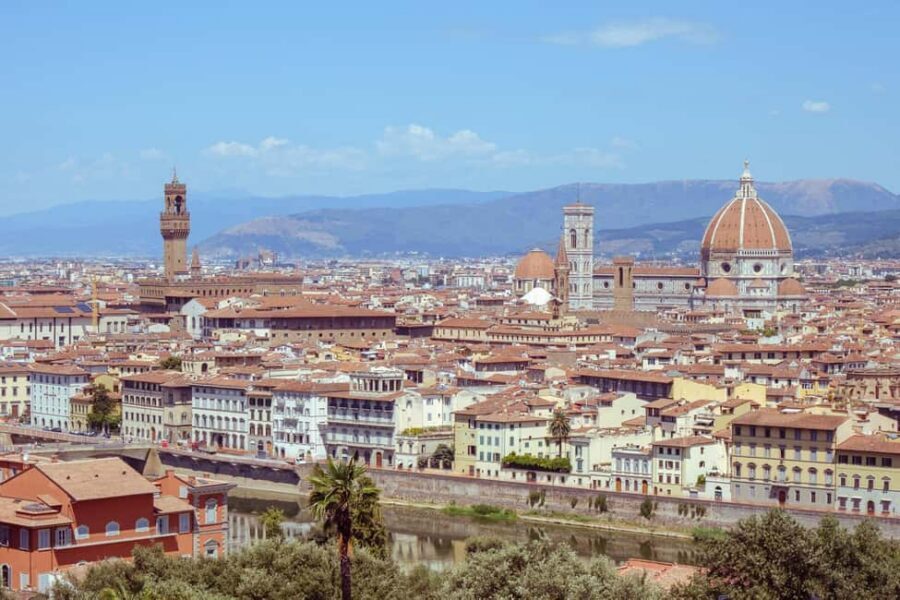 Florence: Eco-Friendly Golf Cart City Tour with Audio Guide - Meeting at Bar Bistrot Santa Croce and What the Ride Really Feels Like
