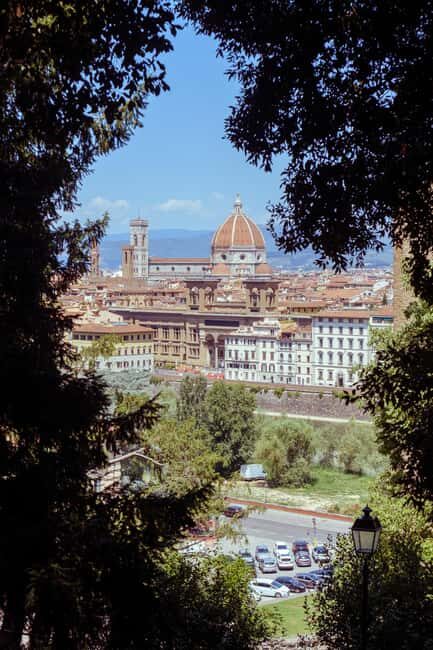 Florence: Eco-Friendly Golf Cart City Tour with Audio Guide - Oltrarno and Palazzo Pitti: Why This Side of Florence Feels Different
