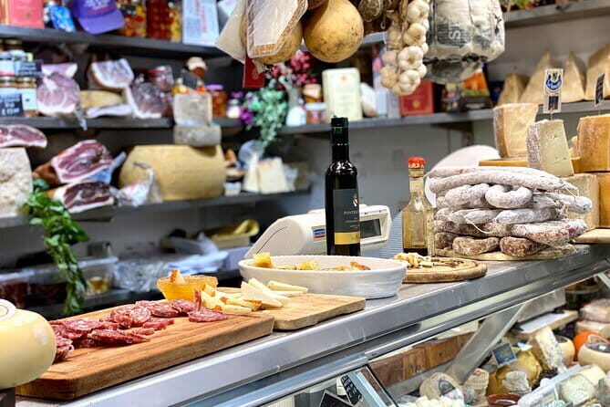Florence Evening Food Tour with Florentine Steak & Tuscan Wine - Via dei Neri and Budellino bar: aperitivo style, Florentine flavors, and seasonal soup