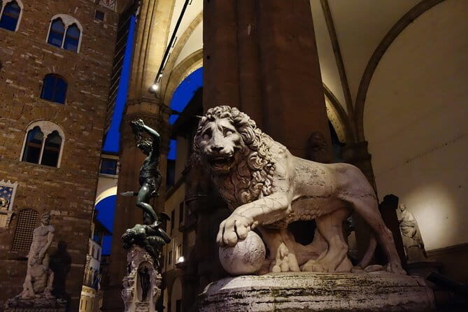 Florence Evening Walking Tour: Stories of Power, Love & Betrayal - Why This Florence Evening Walk Feels Different After Sundown