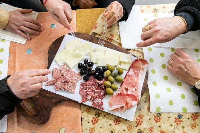 Florence Food Tour of 10+ Authentic Tastings with Cheeses & Wines - Duomo starting point, small-group pacing, and what 3 hours feels like