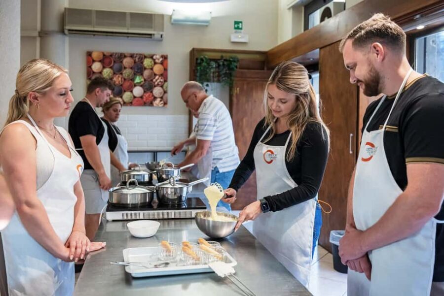 Florence: Handmade Pasta & Dessert Class with Unlimited Wine - Location and Timing: Getting There Without Stress