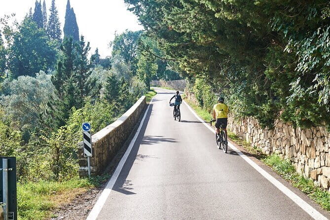 Florence Hills E-Bike Tour with Gelato Tasting - Stop 3: Villa Pian dei Giullari and the Road That Time Forgot