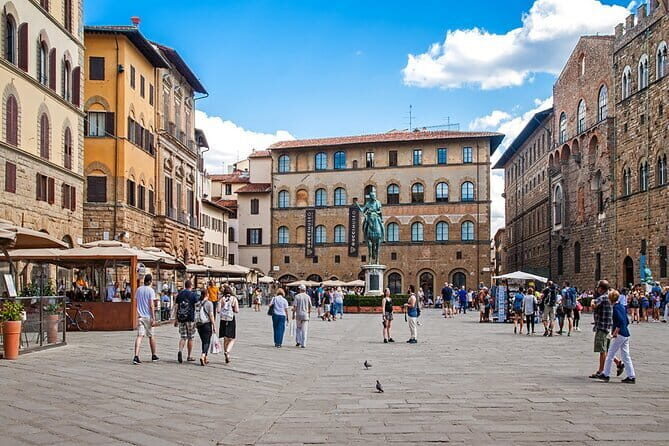 Florence in a Day: David, Cathedral & City Highlights Guided Tour - Piazza della Signoria, the Uffizi Outside View, and a Walk to Ponte Vecchio