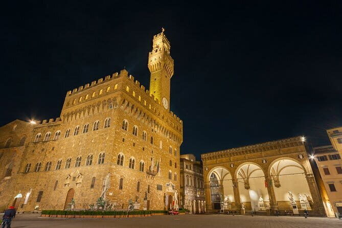 Florence Inferno: Dante’s Haunted Exploration Game and Tour - The route feel: from Piazza della SS. Annunziata to Via del Proconsolo