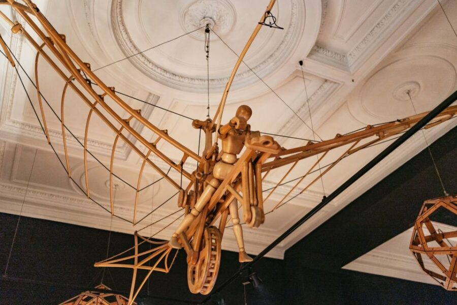Florence: Leonardo Interactive Museum Entry Ticket - How the audio guide and Wi‑Fi shape the visit