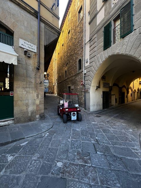 Florence: Michelangelo Hill Panoramic Tour with Food Tasting - Guides, personality, and why the ride can feel personal