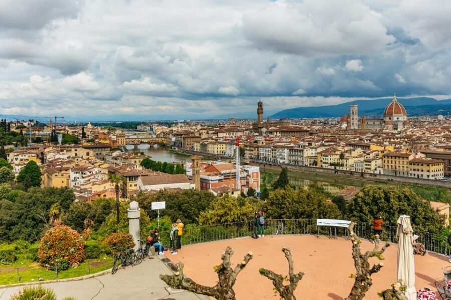Florence: Old Town Golf Cart Excursion - Ponte Vecchio: The Bridge That Always Wins
