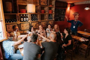 Florence Oltrarno Neighborhood Food & Wine Dine Around - How the 3.5-Hour Walk Stays Comfortable