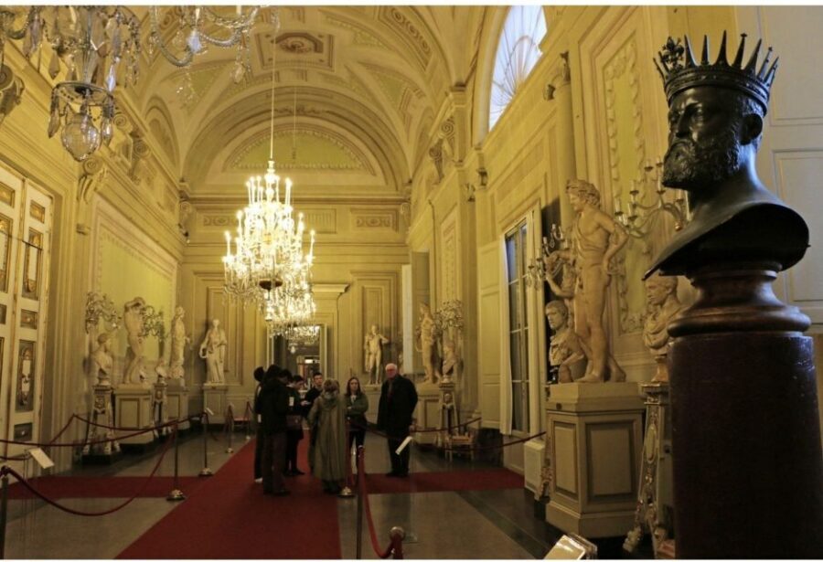 Florence: Palatina Gallery and Pitti Palace Guided Tour - The real value: skip-the-line + a guide you can hear