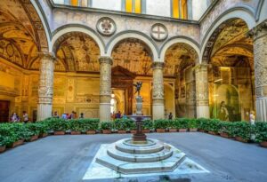 Florence: Palazzo Vecchio Guided Tour - Meeting at Piazza della Signoria without getting stressed