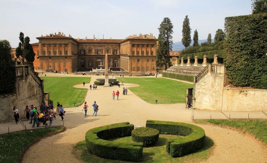 Florence: Pitti Palace and Boboli Gardens Walking Tour - Entering Florence’s Medici World at Palazzo Pitti