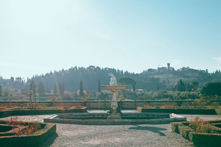 Florence: Pitti Palace and Boboli Gardens Walking Tour - Florence Landmarks on the Walking Route: Ponte Vecchio to the Duomo Area