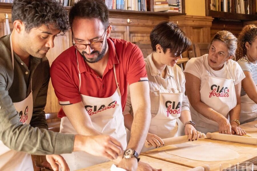 Florence: Pizza and Gelato Experience with Unlimited Wine - Florence Pizza and Gelato in 3 Hours: What This Class Feels Like