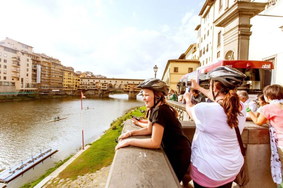Florence: Private Bike Tour - San Niccolò and Santo Spirito: craft streets and local rhythm