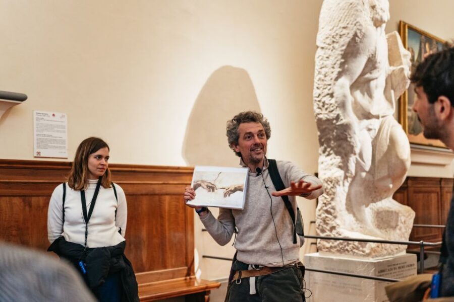 Florence: Skip-the-Line Accademia Guided Tour - Inside the gallery: gothic and Renaissance works first, not last