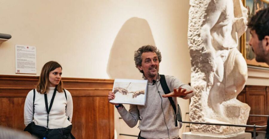Florence: Skip-the-Line Accademia Guided Tour - Headsets, group style, and the one-hour pace