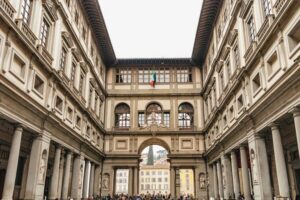 Florence: Skip-the-Line Uffizi Small Group Tour - The Short Walk In: A 10-Minute Stretch to Set the Pace