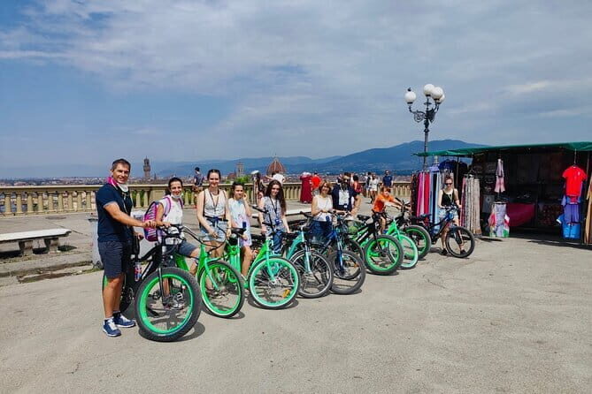 Florence Small Group Electric Bike City Tour - Santa Maria Novella and Santa Maria del Fiore: two icons, two different vibes