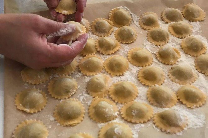 Florence Small-Group Pasta Class with Seasonal Ingredients - What You Actually Eat With Wine (And How Much)