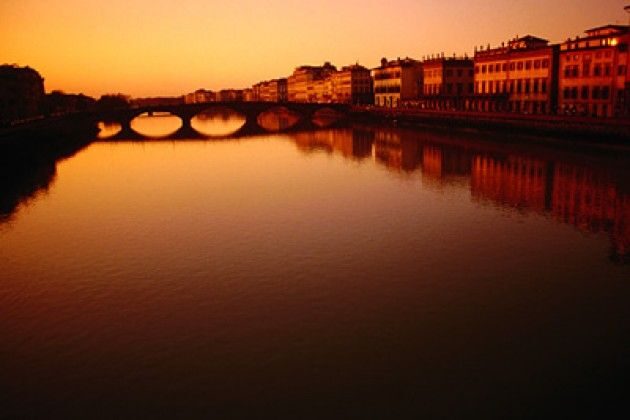 Florence: Sunset Sightseeing Tour and Wine Tasting - Timing and the sunset label: what to expect at night