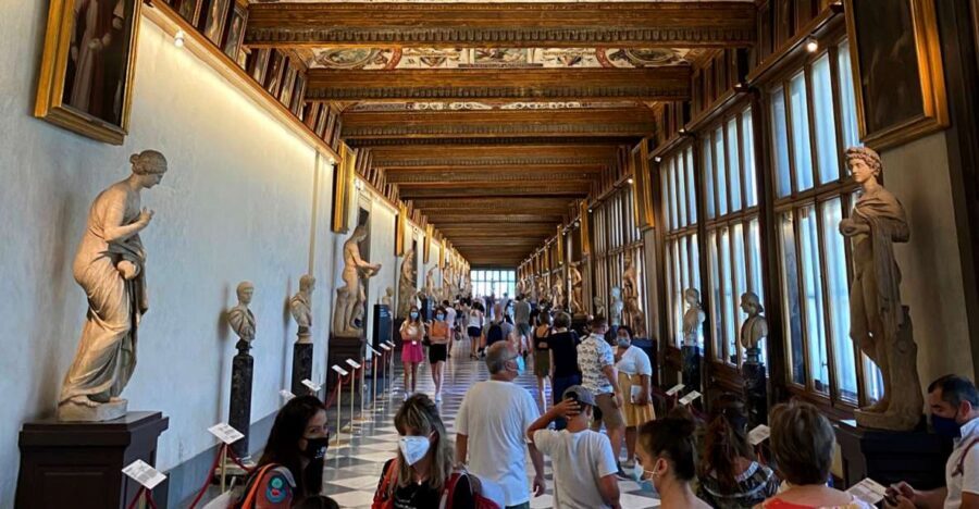 Florence: Uffizi Gallery Priority Ticket & Small-Group Tour - Priority Entrance and the Door 3 Meeting Spot