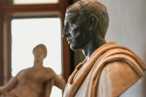 Florence: Uffizi Gallery Reserved-Entry VIP Tour - Meeting in front of Leonardo: how to find your guide fast