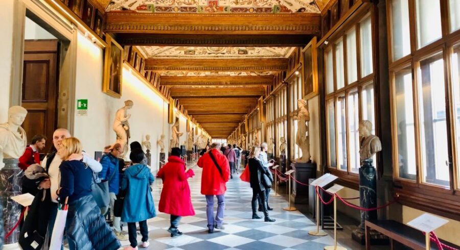 Florence: Uffizi Gallery Small-Group Guided Tour with Ticket - A guide who manages crowds without turning your day into a sprint