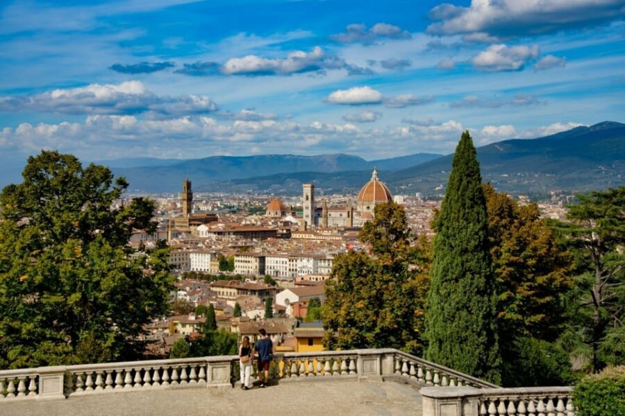 Florence:E-Bike City Tour with stop at Piazzale Michelangelo - Why this e-bike format fits Florence so well