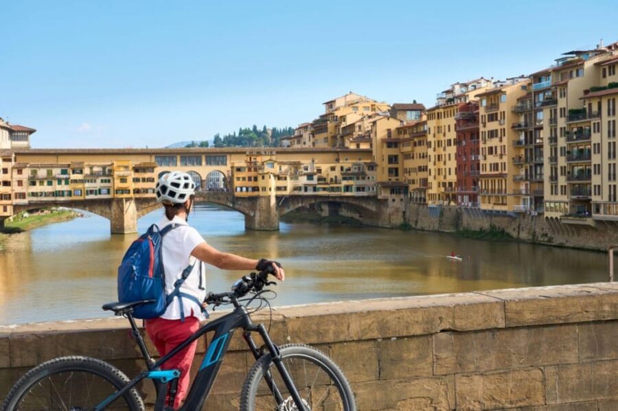 Florence:E-Bike City Tour with stop at Piazzale Michelangelo - Piazza della Signoria and the Medici thread