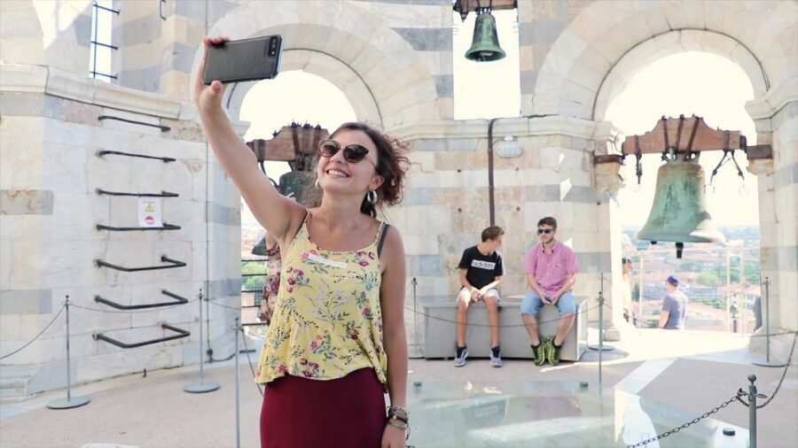 From Florence: Half-Day Tour to Pisa and the Leaning Tower - Coach comfort, escort support, and what makes the guides shine