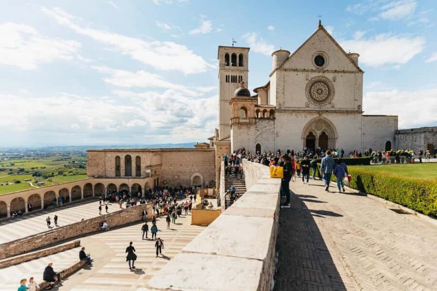 From Florence: Orvieto and Perugia Tour with Church Visits - From Florence to Umbria: how the 11.5-hour coach day works