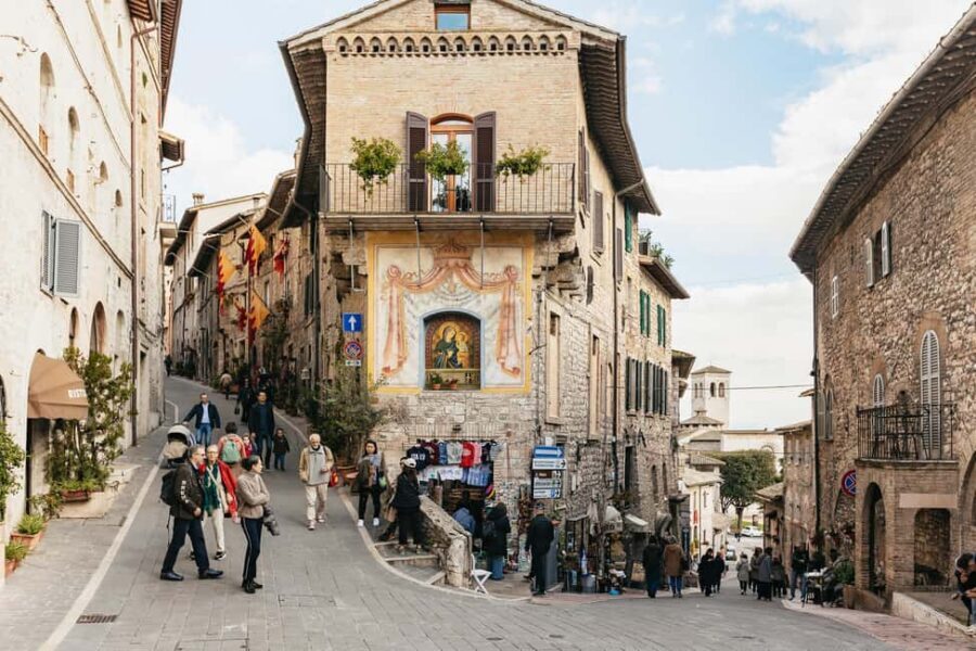 From Florence: Orvieto and Perugia Tour with Church Visits - Orvieto stop and the St. Patrick’s Well tip