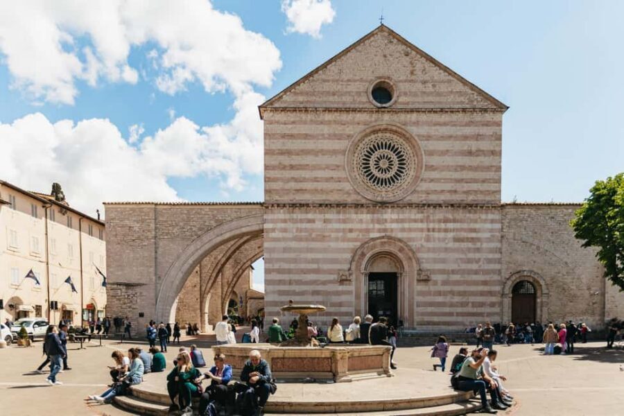 From Florence: Orvieto and Perugia Tour with Church Visits - Basilica of San Francesco: fresco stars and what to notice
