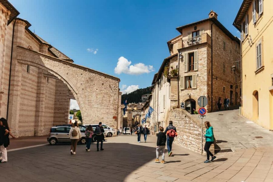 From Florence: Orvieto and Perugia Tour with Church Visits - Dress code, cameras, and walking reality check