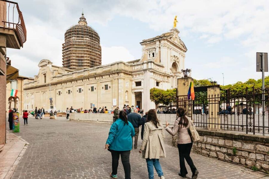 From Florence: Orvieto and Perugia Tour with Church Visits - Perugia free time: Piazza IV Novembre, Rocca Paolina, and chocolate culture