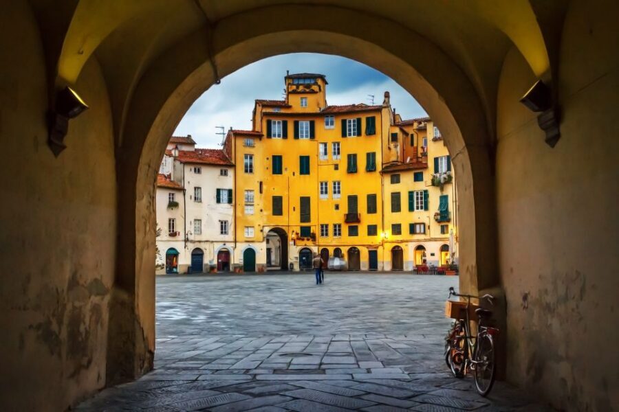 From Florence: Pisa & Lucca Day Tour with Buccellato Tasting - Pisa and Lucca From Florence: Why This Day Trip Gets It Right