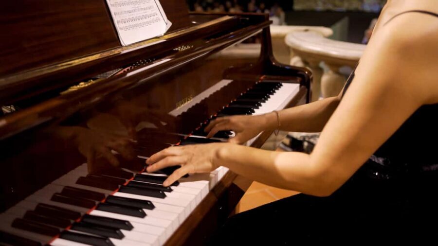 Heart of Florence: Dinner and Three Tenors Concert Ticket - Comfort and Practical Tips for a Warm, Intimate Church Night
