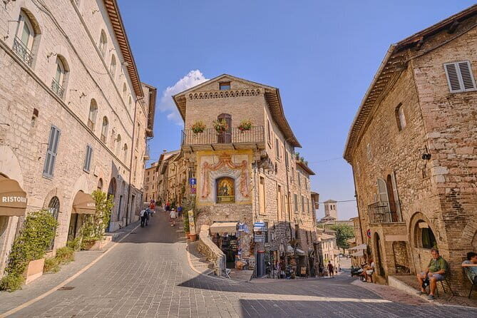 Heart of Italy Day Trip: Visit Perugia and Assisi from Florence - First Stop From Florence: The 7:30am Coach Ride into Umbria