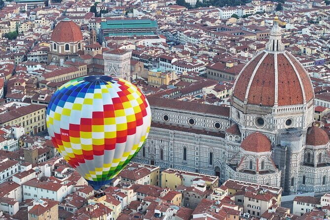 Hot Air Balloon ride in Tuscany countryside from Chianti - Pilot style and crew energy: what “great service” looks like